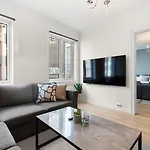 아파트 Spacious 5-bedroom In The Middle Of Majorstua 오슬로