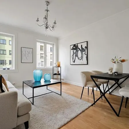 Spacious 5-bedroom In The Middle Of Majorstua Apartament