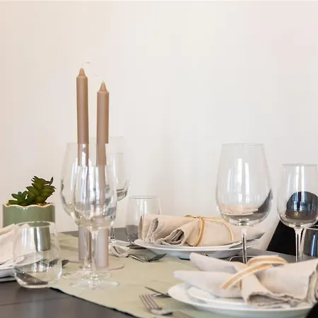 Spacious 5-bedroom In The Middle Of Majorstua 아파트 *