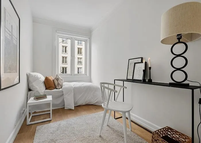 Spacious 5-bedroom In The Middle Of Majorstua شقة